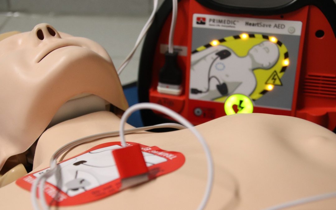Les défibrillateurs cardiaques obligatoires dans les établissements recevant du public